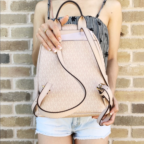 Gaby’sBags👜💕-NWTZ Michael Kors Backpack flowers - Picture 7 of 8